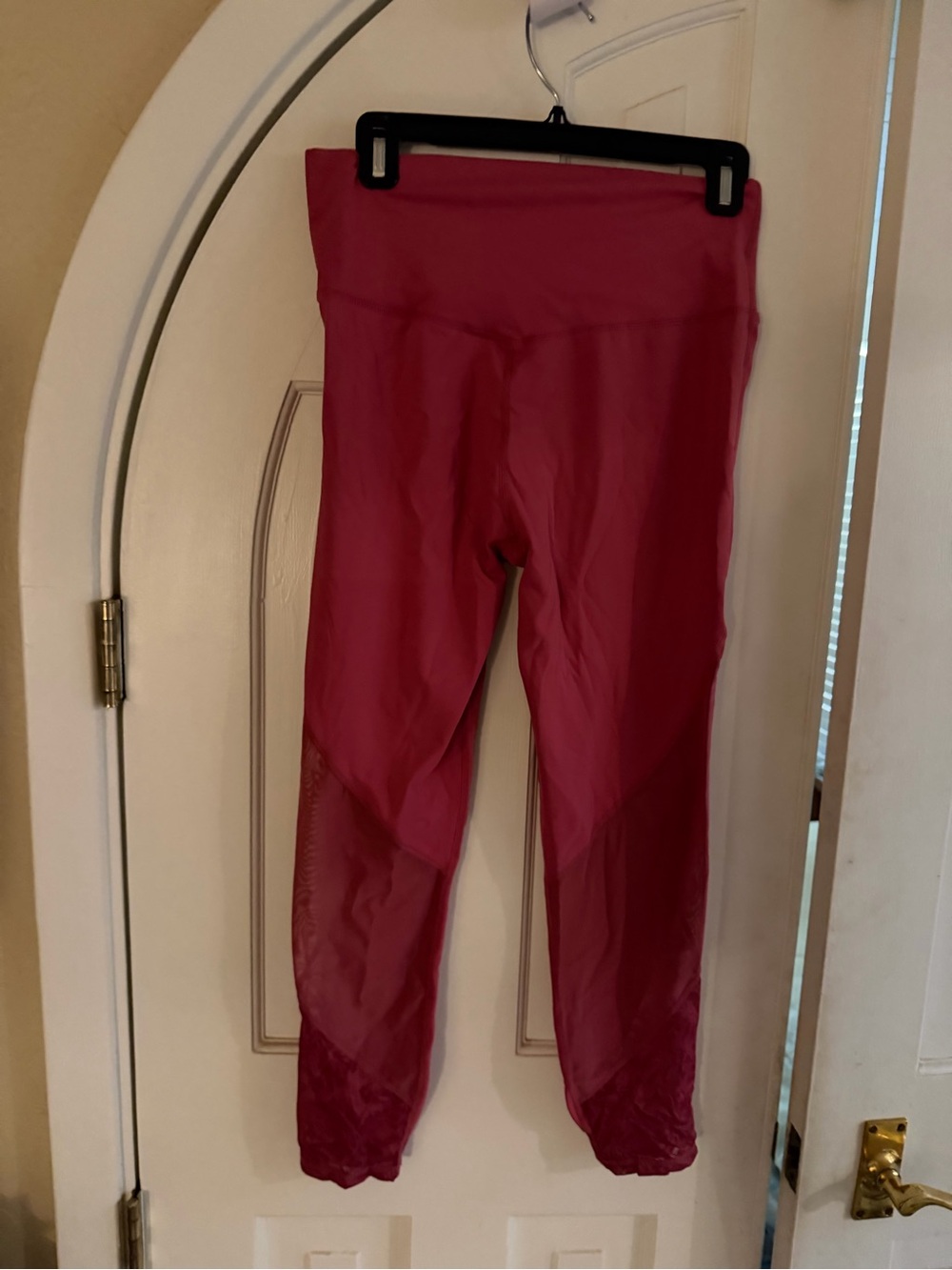 BRAND NWT FABLETICS BERRY PINK WOMENS LEGGINS SIZE LARGE